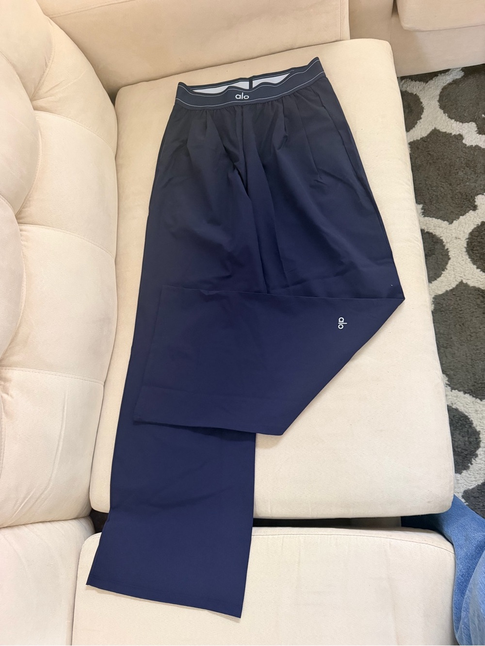 ALO Yoga Men's Navy Athletic Jogger Pants
